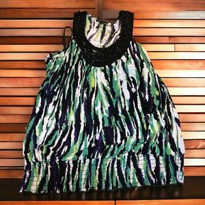 Chime sleevless top. Size-L